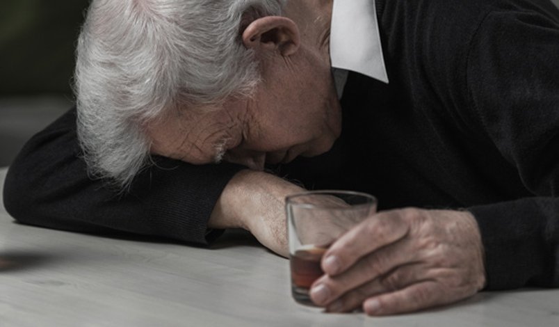 Los efectos del alcohol en las personas mayores